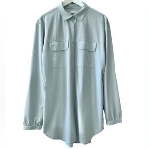 VTG MEC long button down shirt women’s XL light blue poly blend